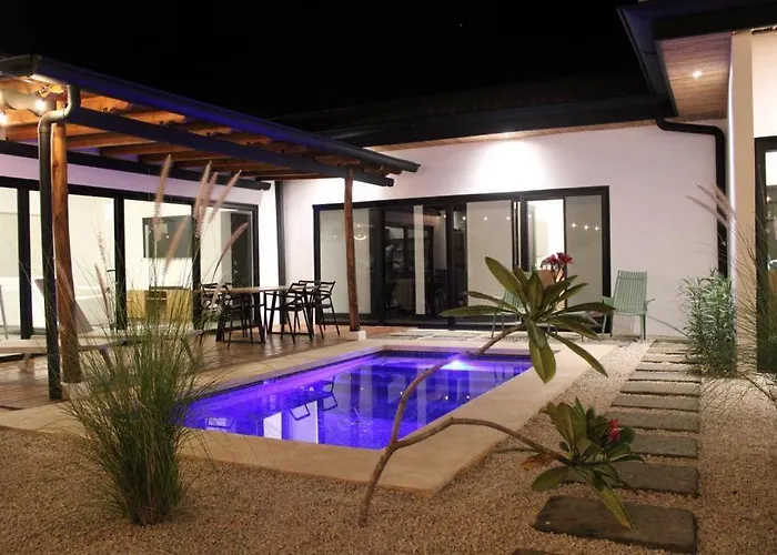 Cu19 New 3 Bdrm Mod With Casita Prv Pool *