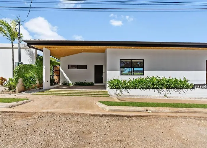 Сasa de vacaciones Cu19 New 3 Bdrm Mod With Casita Prv Pool *