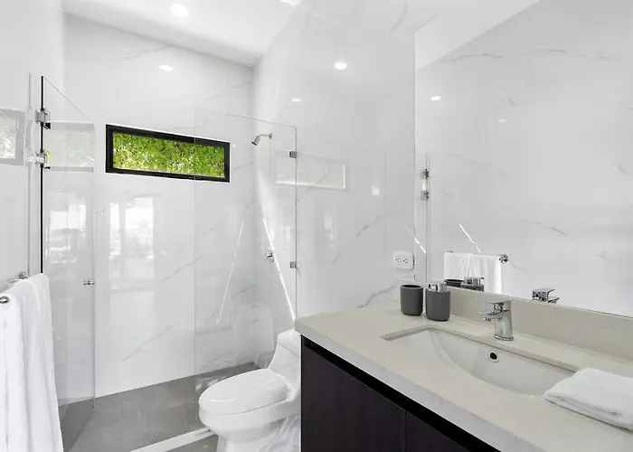 Cu19 New 3 Bdrm Mod With Casita Prv Pool